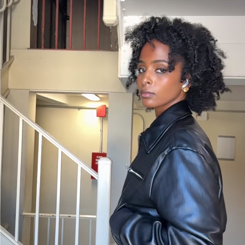 Meet your Posher, Helen